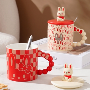 Tasse en céramique personnalisée de 14 oz avec motif lapin mignon, style japonais, avec cuillère et couvercle – Vente chaude - Product Image 1