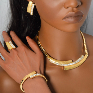 Parures de Bijoux en Or de Dubaï <span class=keywords><strong>pour</strong></span> Femmes, Collier, Boucles d'Oreilles, Bague et Bracelet, Parure de Mariée - Product Image 4