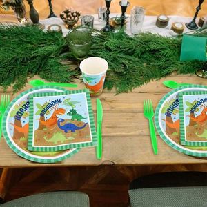 144 Artículos para Fiesta de Cumpleaños de Dinosaurios para 24 Personas con Platos, Servilletas, Vasos y Cubiertos de Papel - Product Image 5