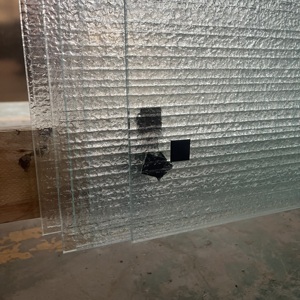 Verre pressé à chaud de haute qualité, transparent, magnifique verre décoratif texturé pour cloisons de bâtiments commerciaux - Product Image 4