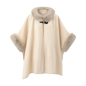 Capa de piel sintética para mujer con cuello de felpa, capa informal con mangas de murciélago, chal cálido de invierno para paseos por la calle, oficina o fiestas - Product Image 4