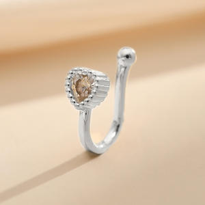 Mode laiton or argent couleur en forme de U Zircon Clip sur <span class=keywords><strong>anneau</strong></span> de nez réglable <span class=keywords><strong>Piercing</strong></span> bijoux géométrique cristal pince-nez - Product Image 4