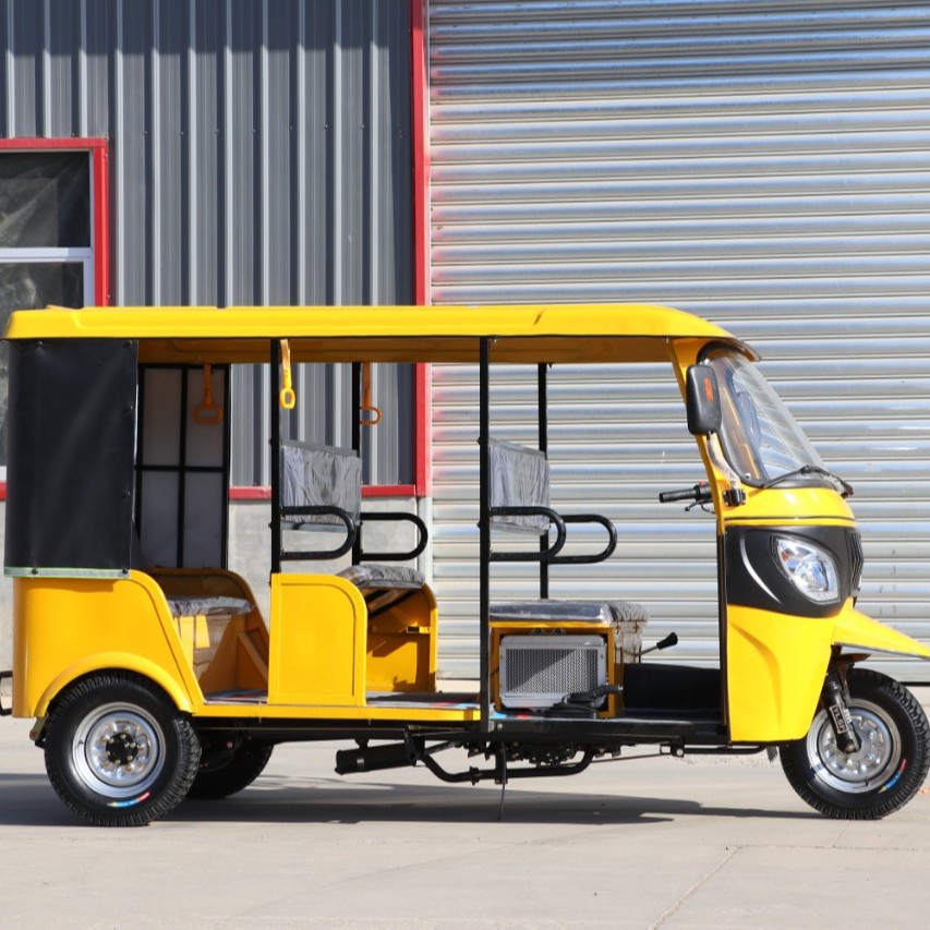 Tuk betrol Keke Bajaj Tax трехколесный пассажирский мотоцикл трицикл такси с кабиной