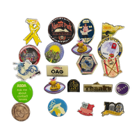 Broches en émail personnalisées pour marques, OEM/ODM acceptés, lettres de mode anciennes et modernes, mascottes sportives, thèmes de fête