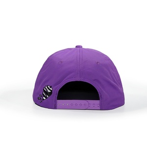 Gorras OEM con Logotipo Personalizado, Gorras de Béisbol de 5 Paneles con Visera Plana y Cierre a Presión, Gorras de Golf para Correr, Parche de Bordado a Máquina de Nailon - Product Image 6