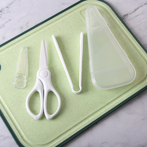 Nuovo arrivo <span class=keywords><strong>forbici</strong></span> in ceramica con bordo liscio <span class=keywords><strong>forbici</strong></span> da cucina <span class=keywords><strong>per</strong></span> <span class=keywords><strong>bambini</strong></span> con copertura <span class=keywords><strong>per</strong></span> alimenti <span class=keywords><strong>per</strong></span> <span class=keywords><strong>bambini</strong></span> <span class=keywords><strong>forbici</strong></span> da taglio - Product Image 5