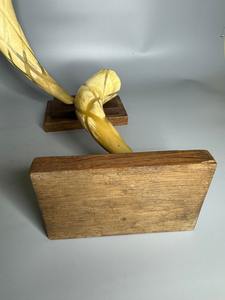 Haute qualité Unique fabriqué à la main écologique en bois poli support de corne de Viking élégant sur le thème des animaux maison artisanat naturel - Product Image 5