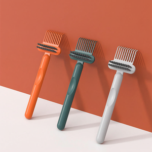 Spazzola 2-in-1 per Rimuovere Capelli e Polvere, Pulitore per Spazzole, Cuscinetti per Arricciacapelli, Spazzole Massaggianti Multiuso - Product Image 1