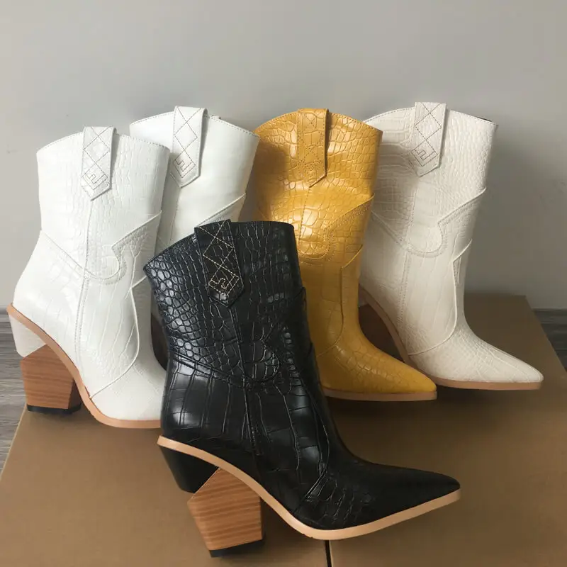 Botas de tacón alto para mujer, botines cálidos a la moda con punta de cuña, talla grande, estilo vaquero occidental, para otoño e invierno, 2022