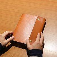 Protège-cahier A5 en cuir PU de haute qualité avec porte-stylo et porte-cartes, personnalisable avec logo