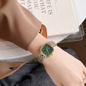 <span class=keywords><strong>Orologio</strong></span> al quarzo di nuovo Design <span class=keywords><strong>orologio</strong></span> <span class=keywords><strong>da</strong></span> donna SUNLIFEX di fascia alta minimalista moda <span class=keywords><strong>Vintage</strong></span> cassa quadrata <span class=keywords><strong>orologio</strong></span> <span class=keywords><strong>da</strong></span> <span class=keywords><strong>polso</strong></span> in acciaio inossidabile - Product Image 5