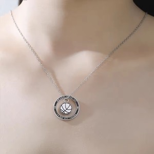 Collana con Ciondolo Placcato Oro con Versetto Biblico 'Non Arrendersi Mai', Regalo Cristiano per Appassionati di Calcio e Basket, in Acciaio Inossidabile, Stile Hip Hop, per Uomo - Product Image 4