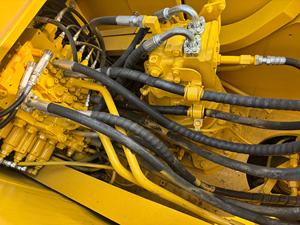 Excavatrice Komatsu PC300 d'occasion du Japon PC240 PC300 PC350 PC400 PC200 PC220 Moteur de pelleteuse sur chenilles Composants du moteur d'origine - Product Image 3