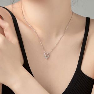 Collares con Colgante de Circonita Cúbica 5A en Forma de Corazón, Chapados en Oro de 18K y Rodio sobre Plata S925, de Dylam Dainty, los Mejores Regalos para el Día de San Valentín 2024 - Product Image 4