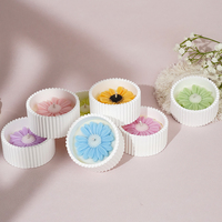 Originele luxe woondecoratie Valentijnsdag cadeau Moederdag Vrouwendag Bloemenvormige geurkaars in gipsen houder met sojawas