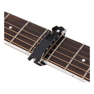 Capotastis para Guitarra Acústica Plateados y Negros A006MP - Product Image 1