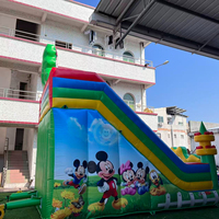 Toboggan gonflable en forme d'escalier, toboggan gonflable Mickey Mouse