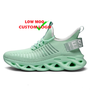 Chaussures de sport en gros en ligne : Baskets décontractées respirantes en maille pour hommes, à enfiler, à bout fermé et amortissantes - Product Image 1