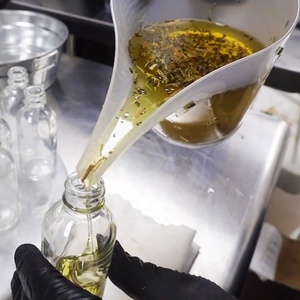 Tratamiento Capilar Orgánico con Aceite de Árbol de Té, Anticaspa y Prevención de la Caída del Cabello, Nutre el Cuero Cabelludo, para Venta al por Menor - Product Image 5