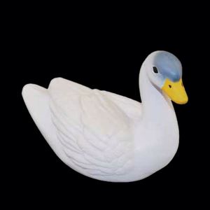 Balle anti-stress Cygne en PU souple, personnalisable avec logo, en promotion - Product Image 2