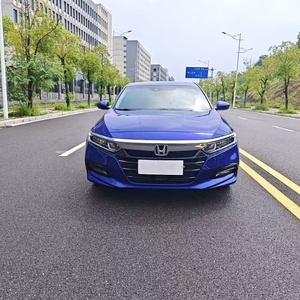 Sedán Usado 2018, 10ª Generación, Automático, Asientos de Cuero, Neumáticos R17, Cámara Trasera, Origen China, Emisiones V que Cumplen con las Normas Estrictas - Product Image 1