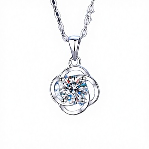 Collier tendance en argent sterling S925 avec pendentif trèfle porte-bonheur en moissanite incrustée 1,0 ct couleur D VVS, chaîne en forme de O, certifié GRA - Product Image 3