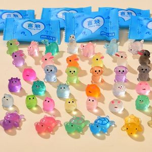 Bolsa ciega tridimensional luminosa de animales pequeños, modelo de Animal en miniatura bonito para regalo de niños, cajas místicas ornamentales - Product Image 1