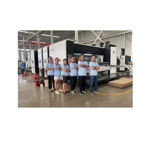 Caixa de papelão enrolada do tamanho jumbo, fabricação automática da caixa de papelão do gykm 2400x4200, máquina de corte