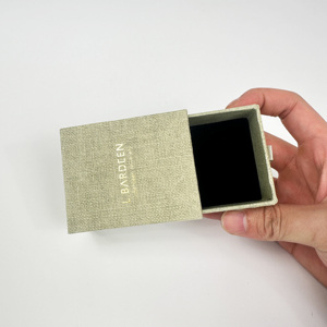 Carton rigide en gros avec impression dorée pour boîtes de parfum et de bijoux - Product Image 3