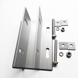 Abrazadera ranurada de aluminio para techos de junta alzada, tira de montaje metálica para techos fotovoltaicos con perno pasante para soportes solares, venta al por mayor OEM - Product Image 1