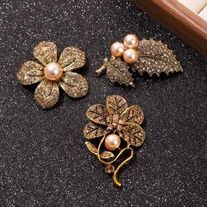 Broches tendance vintage en émail avec fleurs, strass, alliage plaqué or, personnalisables, unisexes, pour usage quotidien, fiançailles, mariage, cadeau, fête - Product Image 2