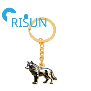<span class=keywords><strong>Porte</strong></span>-clés en métal 3D Tête de Loup, Personnalisé, Émail Souple et Dur, Animal Sauvage des Montagnes, Loup Gris Hurlant, Vente en Gros - Product Image 4