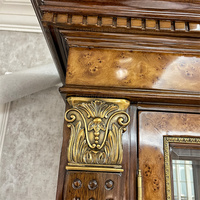 Vitrine de luxe en bois à deux portes avec miroir