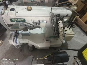 Machine à coudre industrielle d'occasion à grande vitesse pour la découpe de tissus, à commande pneumatique, Interlock Sirubas C007J, moteur 6000 points/minute, épaisseur 8 mm - Product Image 2