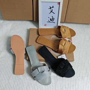 Chaussures imprimées tendance, uniques et de qualité supérieure, faites à la main, en daim et velours antidérapant, pour tous, disponibles en différentes couleurs et tailles. - Product Image 3