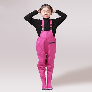 Salopette imperméable en PVC <span class=keywords><strong>rose</strong></span> en gros avec chaussures intégrées pour garçons et filles – Idéale pour les activités aquatiques - Product Image 1