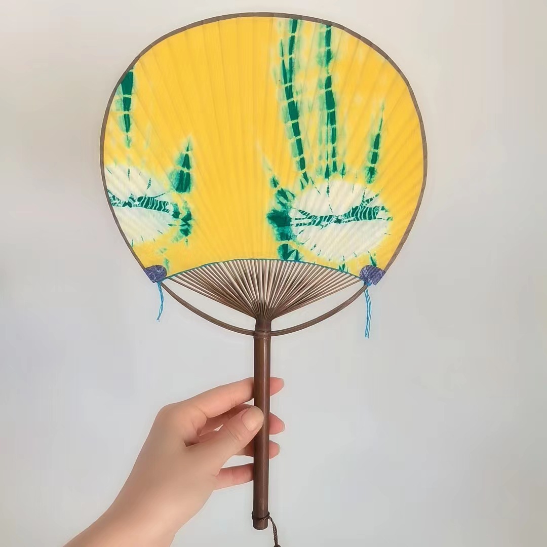 jaune pâle