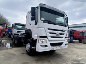 Kullanılmış Yüksek Kaliteli 6*4 10 Tekerlekli 50 Tonluk Çekici Kamyon Satılık - Product Image 3