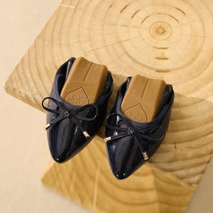 Ballerines Blanches en PU <span class=keywords><strong>Grande</strong></span> <span class=keywords><strong>Taille</strong></span> 44 pour Femmes, à Bout Carré, Chaussures d'Infirmière à Enfiler, Plates, Souples, Antidérapantes, Imperméables, Légères, Intemporelles - Product Image 5