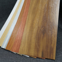Conception moderne Planche de sol en vinyle de luxe en plastique PVC de 3mm d'épaisseur Carreaux de sol LVT à dos sec adhésifs faciles pour la maison d'usine en gros