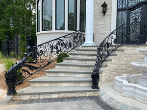 Balcon d'<span class=keywords><strong>escalier</strong></span> de conception unique d'usine garde-corps ornemental élégant en <span class=keywords><strong>fer</strong></span> <span class=keywords><strong>forgé</strong></span> personnalisé de motifs floraux - Product Image 5