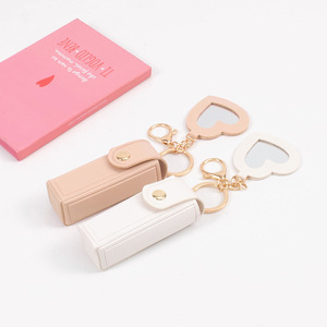 Llavero de Cuero de Lujo con Bolsa de Almacenamiento, Colgante de Corazón, Soporte para Lápiz Labial - Product Image 3