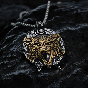 Collar con Colgante de Cabeza de Lobo Vikingo para Hombre, en Acero Inoxidable, Diseño Geométrico con Temática Animal, Regalo para Ocasiones Especiales - Product Image 3