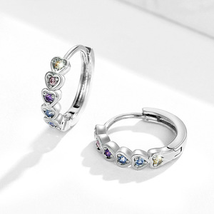 Orecchini a Cuore Arcobaleno con Zirconi per Donne, Stile Coreano, Clip per Orecchie Colorati, Gioielli alla Moda, Regalo - Product Image 2