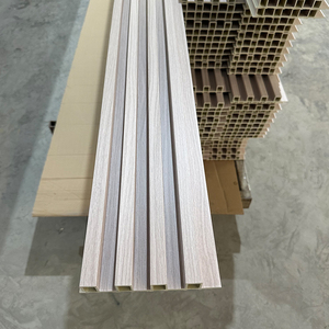 Panel de Pared Impermeable de WPC, Revestimiento de Techo de <span class=keywords><strong>PVC</strong></span> con Aspecto de <span class=keywords><strong>Madera</strong></span>, Panel de Pared Interior Acanalado para Interiores - Product Image 2