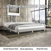 Cadre de lit en tissu gris clair Wenermei avec design capitonné, mobilier de chambre minimaliste