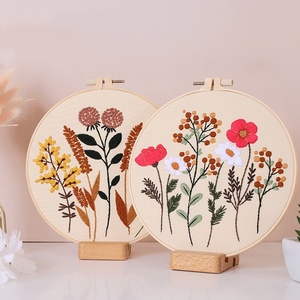 <span class=keywords><strong>Kit</strong></span> de <span class=keywords><strong>Bordado</strong></span> Hecho a Mano en Oferta, <span class=keywords><strong>Kit</strong></span> de <span class=keywords><strong>Bordado</strong></span> Creativo con Diseño de <span class=keywords><strong>Flores</strong></span> para Principiantes - Product Image 2