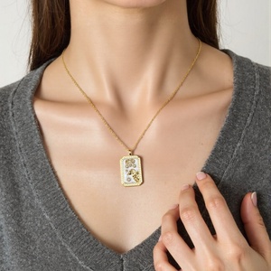 Collana con Ciondolo Quadrato a Tema Zodiacale, 12 Segni Astrologici, Design Raffinato e Affascinante - Product Image 6