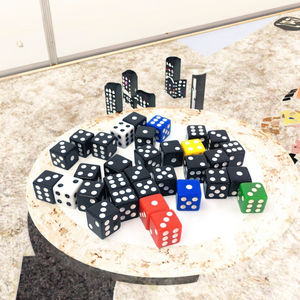 Dés en acrylique transparent de 16 mm, carrés en cristal avec bords arrondis, numérotés pour les jeux de société, les jeux de casino et les jeux de table - Product Image 3