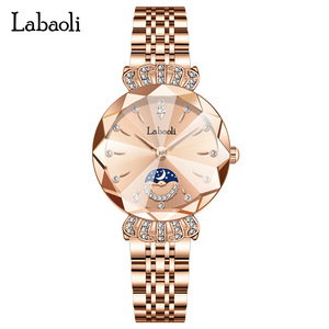Reloj de lujo con tachuelas de diamantes para mujer con un pequeño reloj de cuarzo resistente al agua y a la moda de segunda mano - Product Image 1